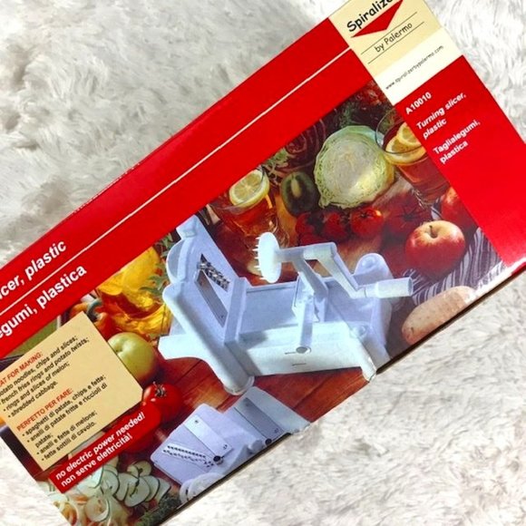 NWOT Spiralizer Turning Slicer with 3 Blades - Picture 2 of 13